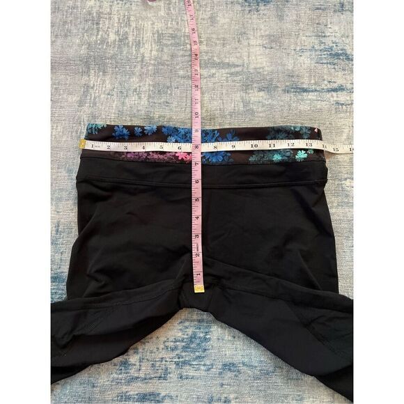 Lululemon Run: Inspire Crop II Black / Petal Pop Multi Size 6 - Picture 6 of 8